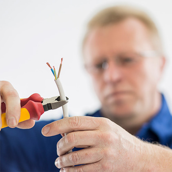 DGUV Vorschrift 3 Check bei Elektrotechnik Roland Friedrich in Freital